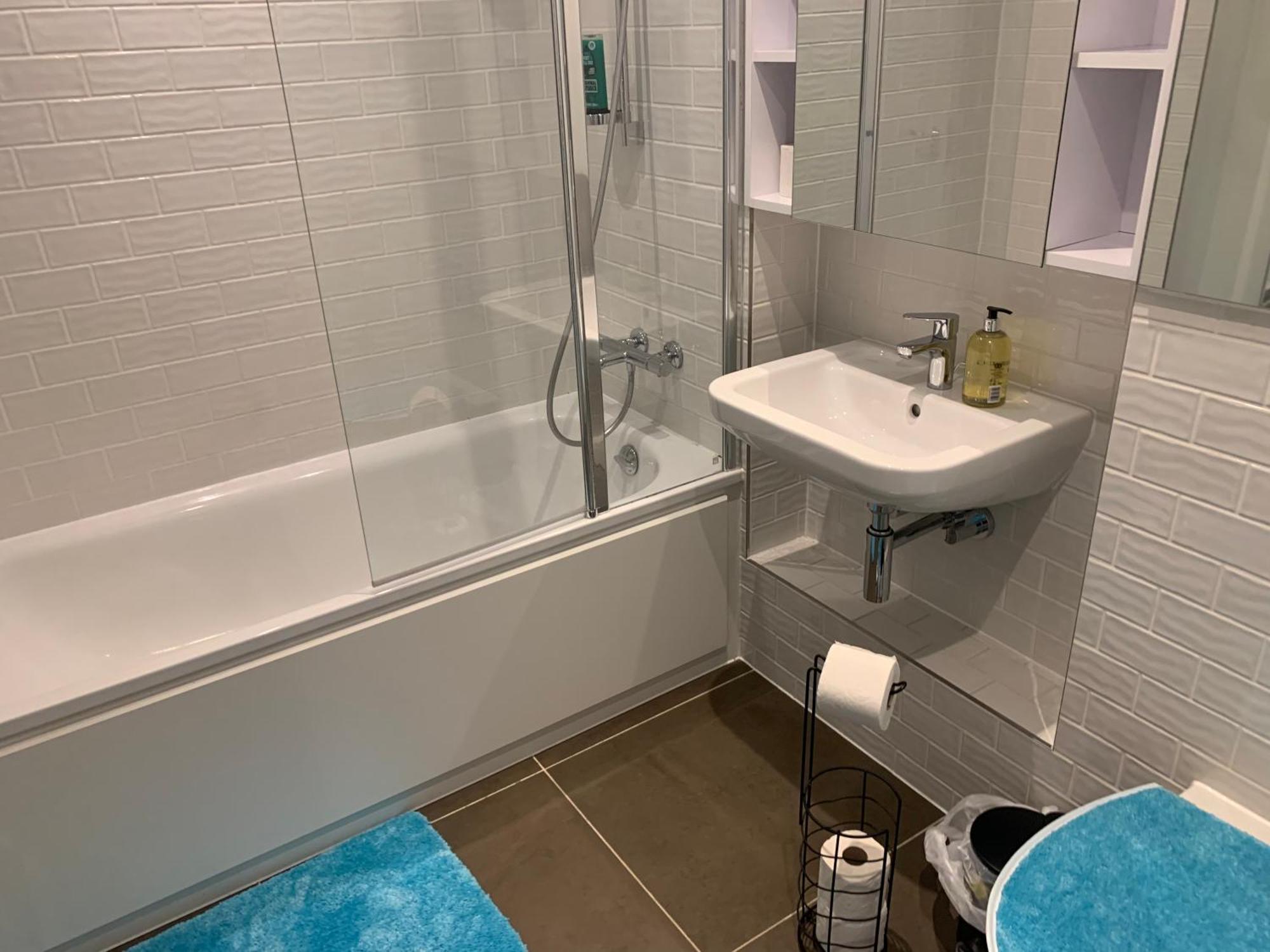 2 Bedroom 2 Bath 1 Ensuite In Roya Asenal Beautiful Views & Parking London Eksteriør bilde